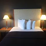 Travelodge By Wyndham Edmonton West