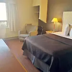 Travelodge By Wyndham Edmonton West