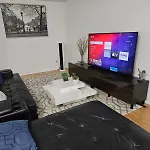 Pearl Home - 9 Mins From Roger\'S Place & 20 Mins From West Edmonton Mall