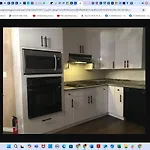 Master Bedroom Private Bathroom 23 Minutes Airport