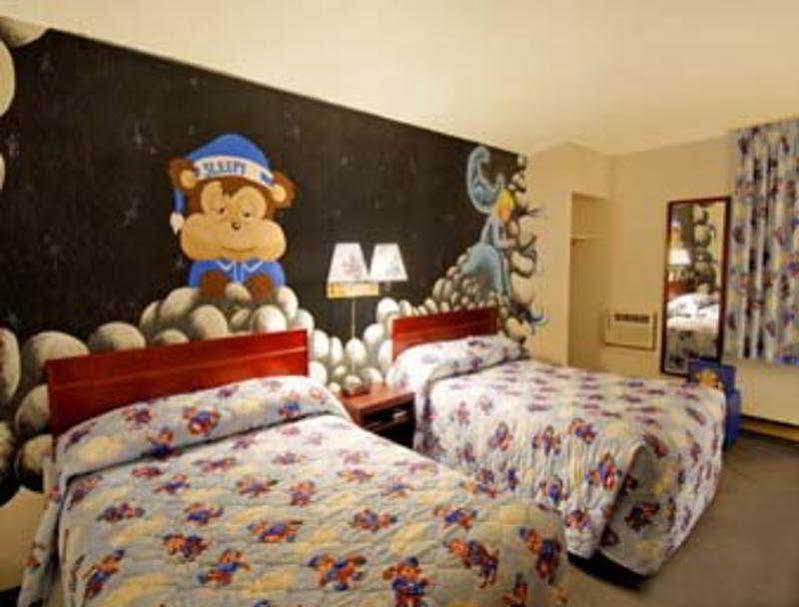 Travelodge By Wyndham West