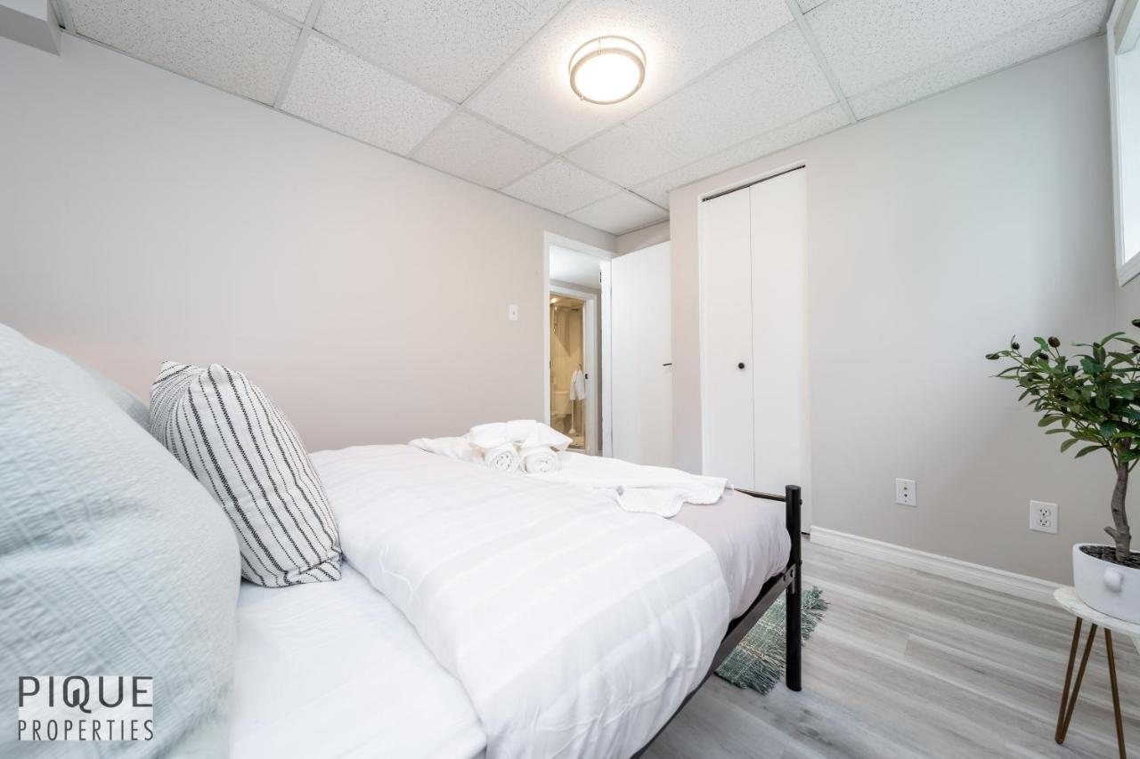 6 Bed Chic Stylish - 5 Mins To U Of A & Whyte Ave - Fast Wi-fi - Free Parking & Netflix Edmonton