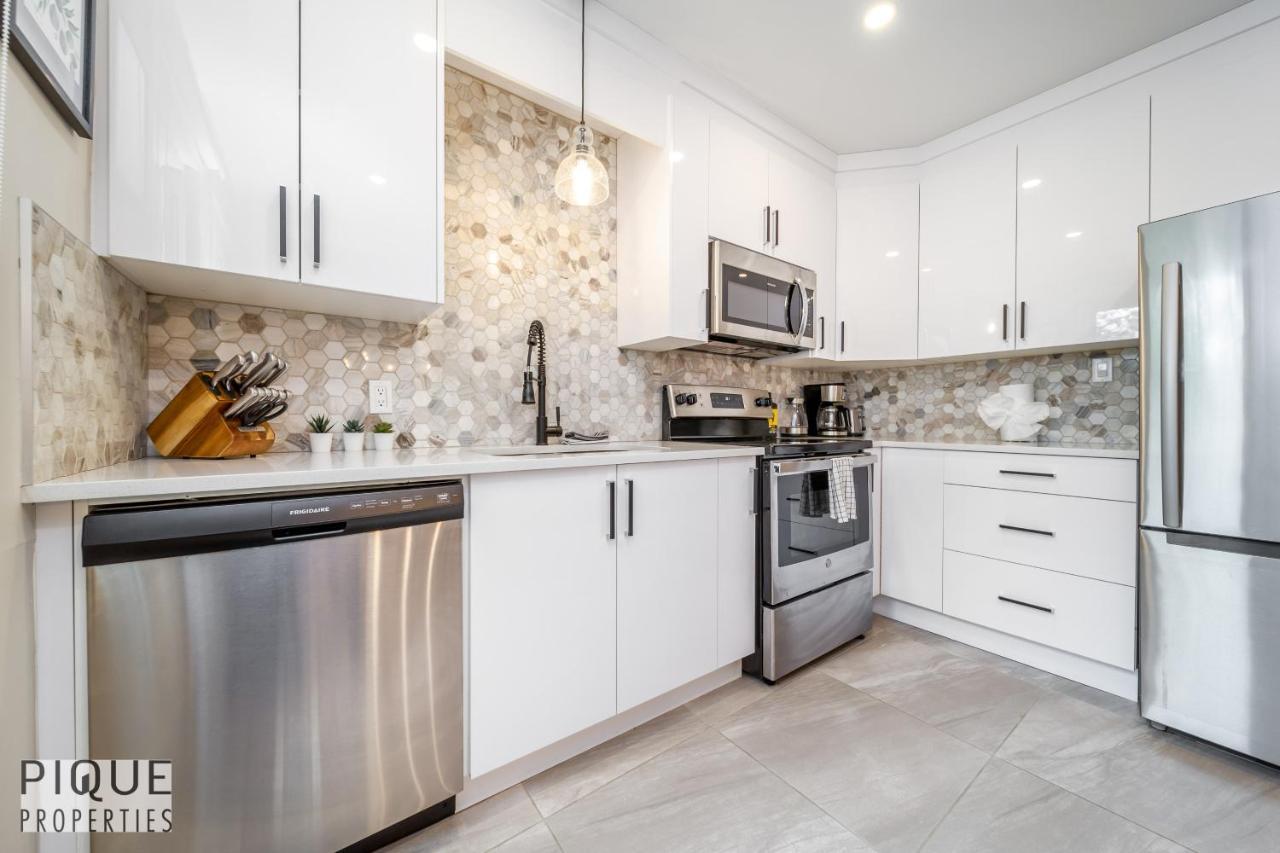 6 Bed Chic Stylish - 5 Mins To U Of A & Whyte Ave - Fast Wi-fi - Free Parking & Netflix