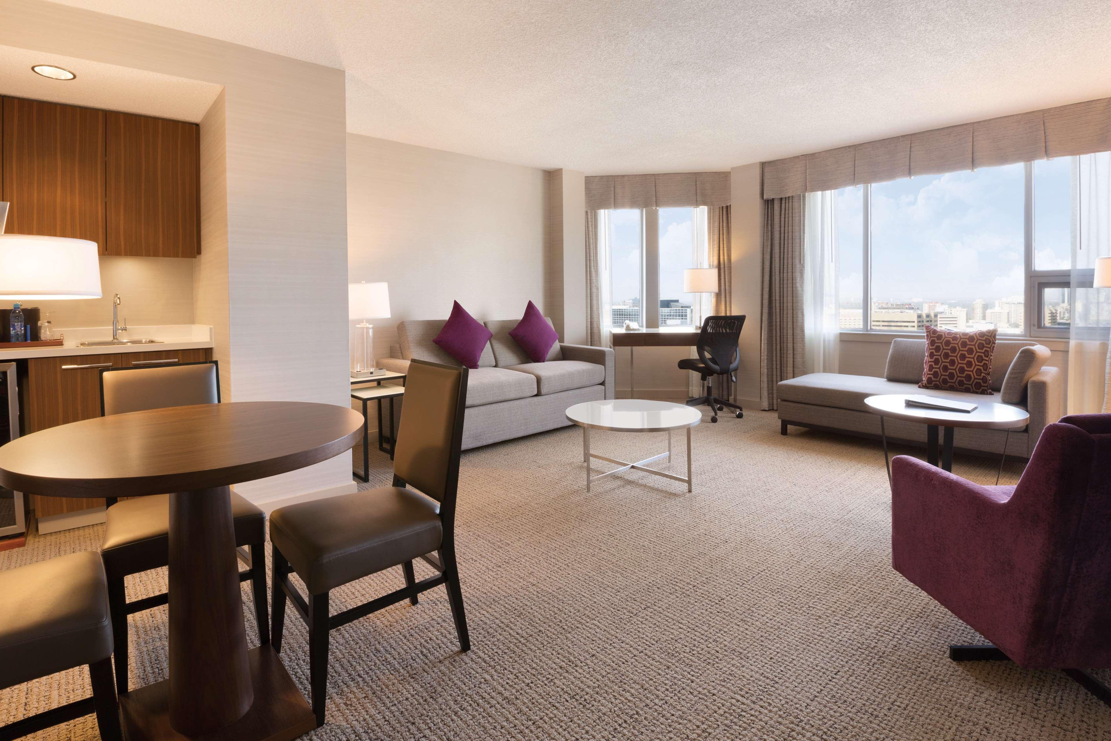 Hotel Coast Plaza By Apa Edmonton