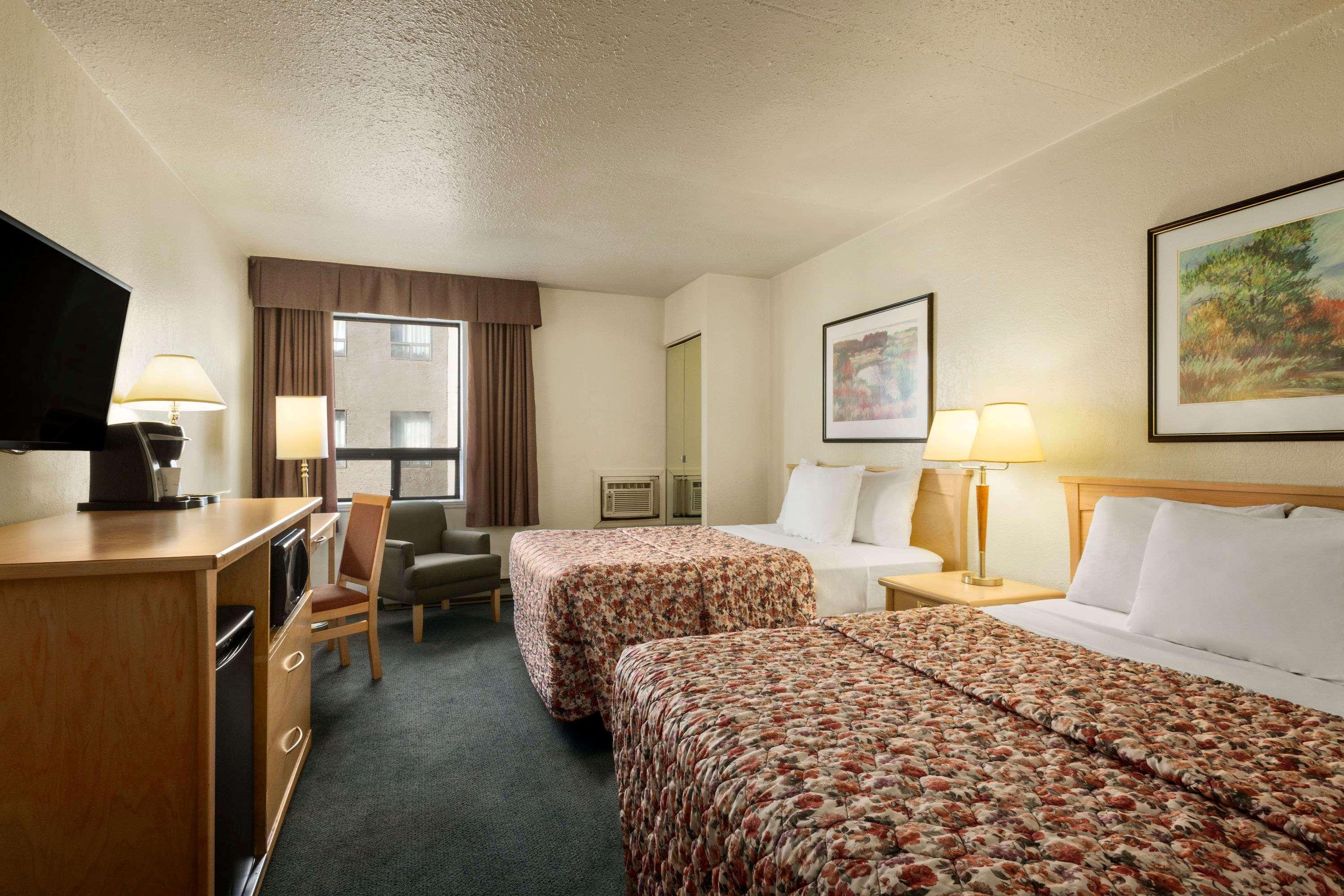 Hotel Travelodge By Wyndham West Edmonton
