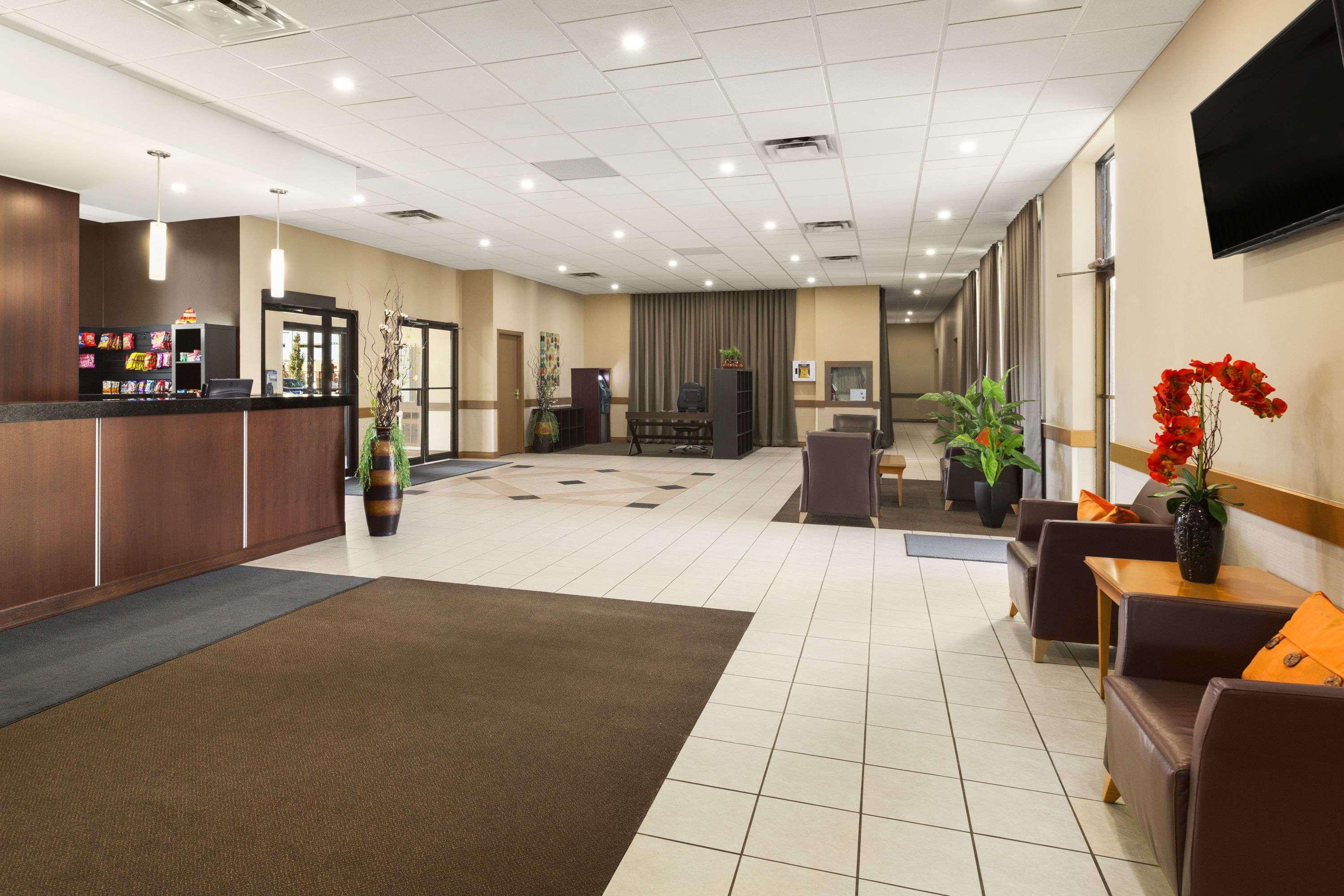 Travelodge By Wyndham West Hotel 2*