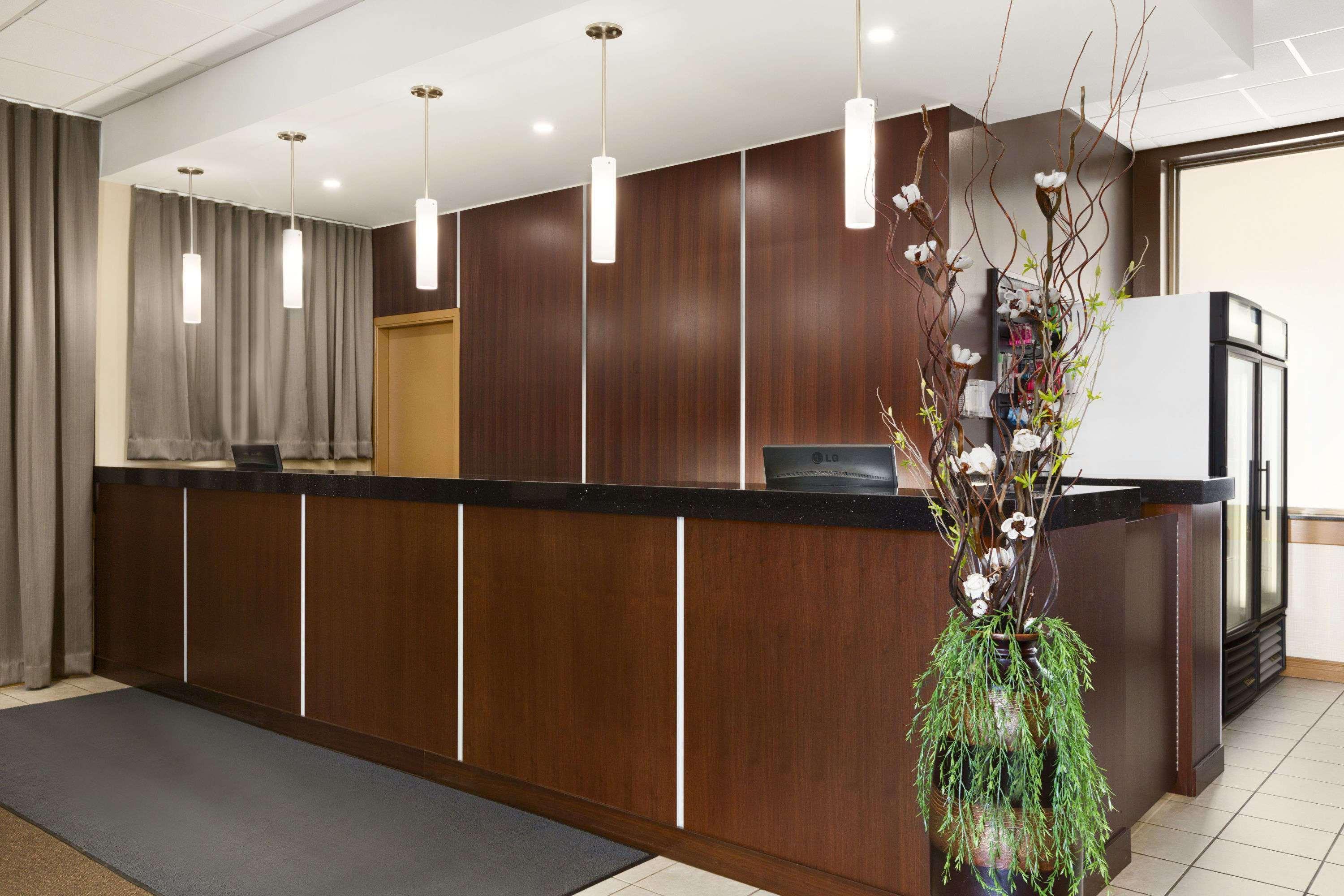 Hotel Travelodge By Wyndham West 2*