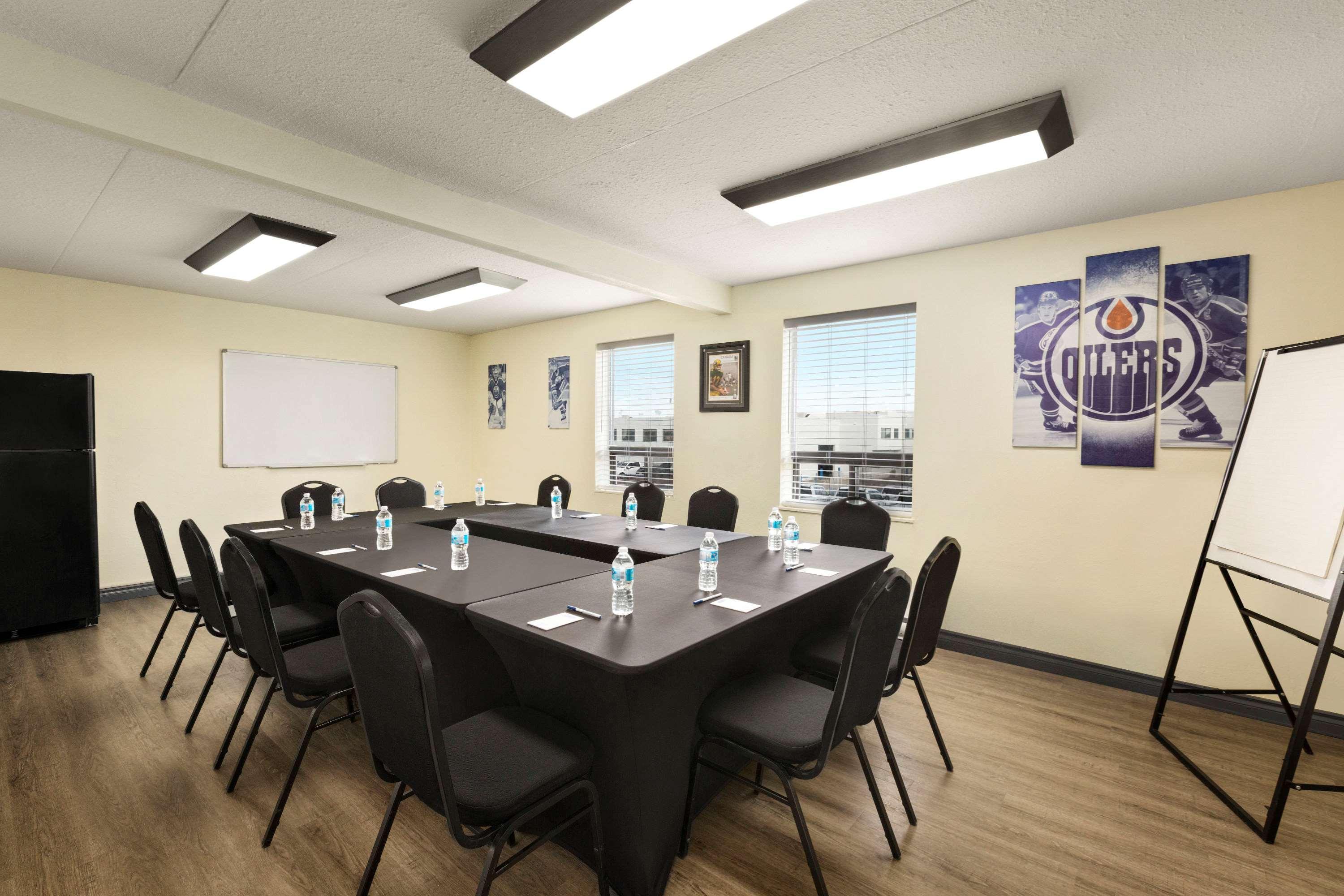 Hotel Travelodge By Wyndham West Edmonton