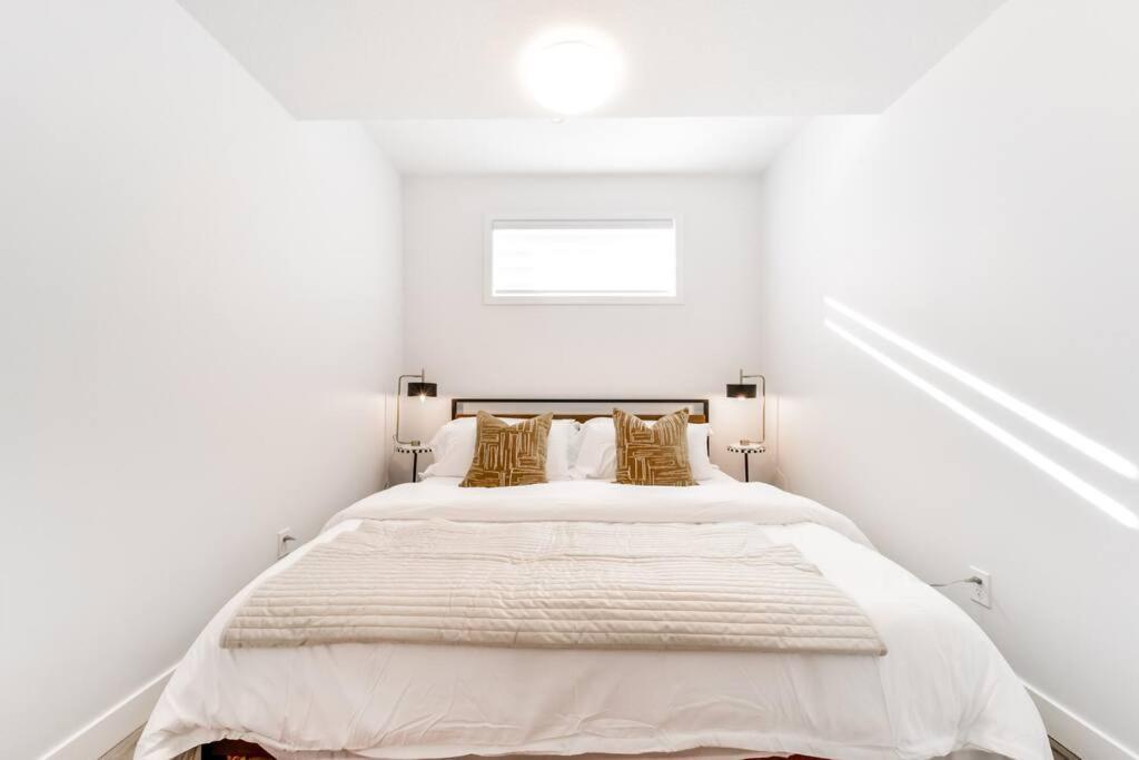 Holiday home Cozy Nordic Utopia, Bsmt Near Wem & Dt, King Bed, Wifi *