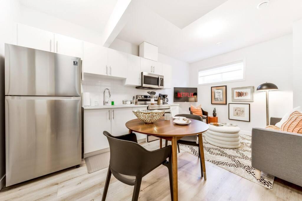 Cozy Nordic Utopia, Bsmt Near Wem & Dt, King Bed, Wifi *