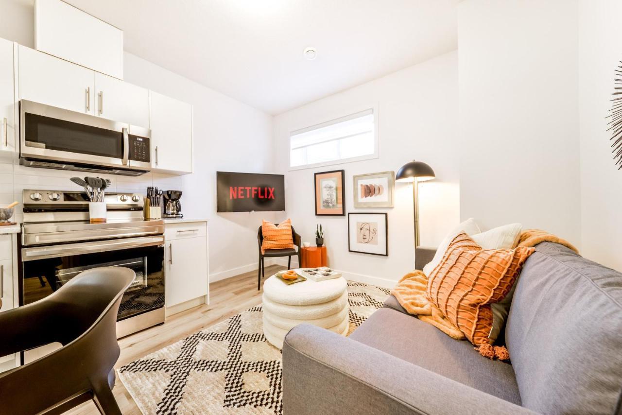Cozy Nordic Utopia, Bsmt Near Wem & Dt, King Bed, Wifi Edmonton