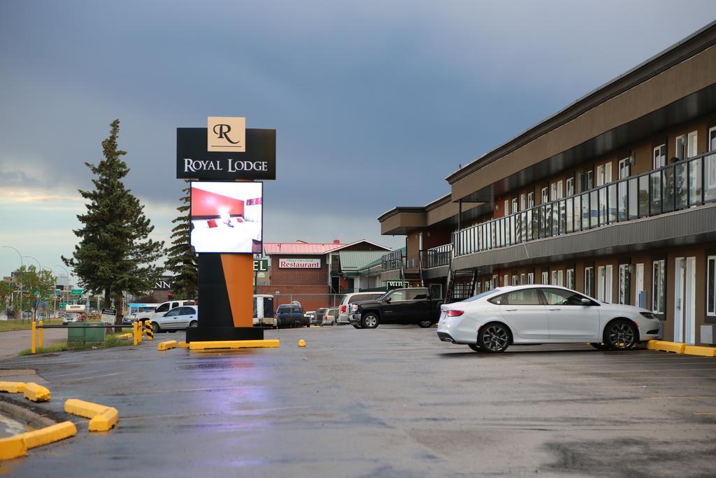 Royal 2* Edmonton