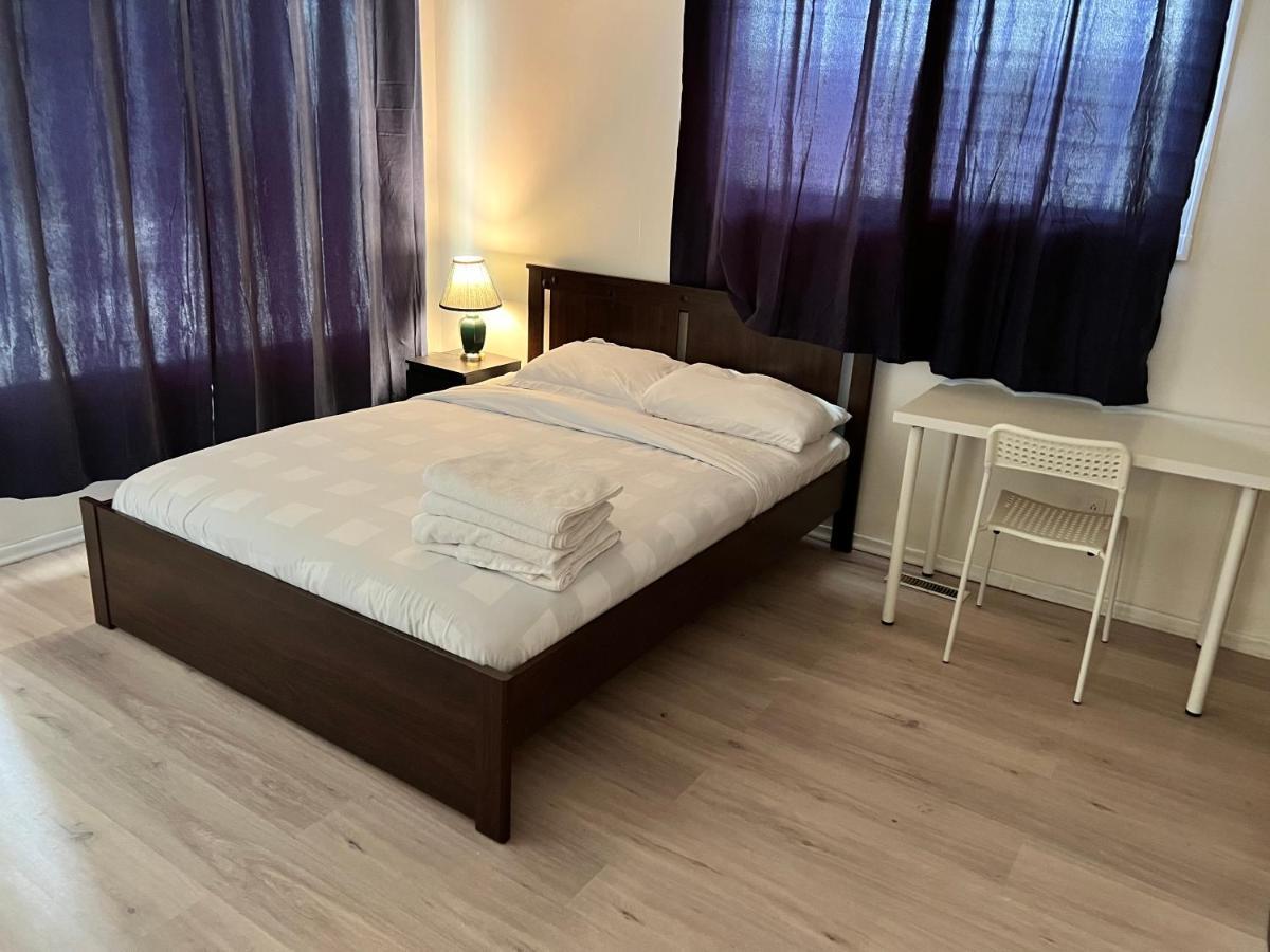 Homestay Vacation Near West Mall *