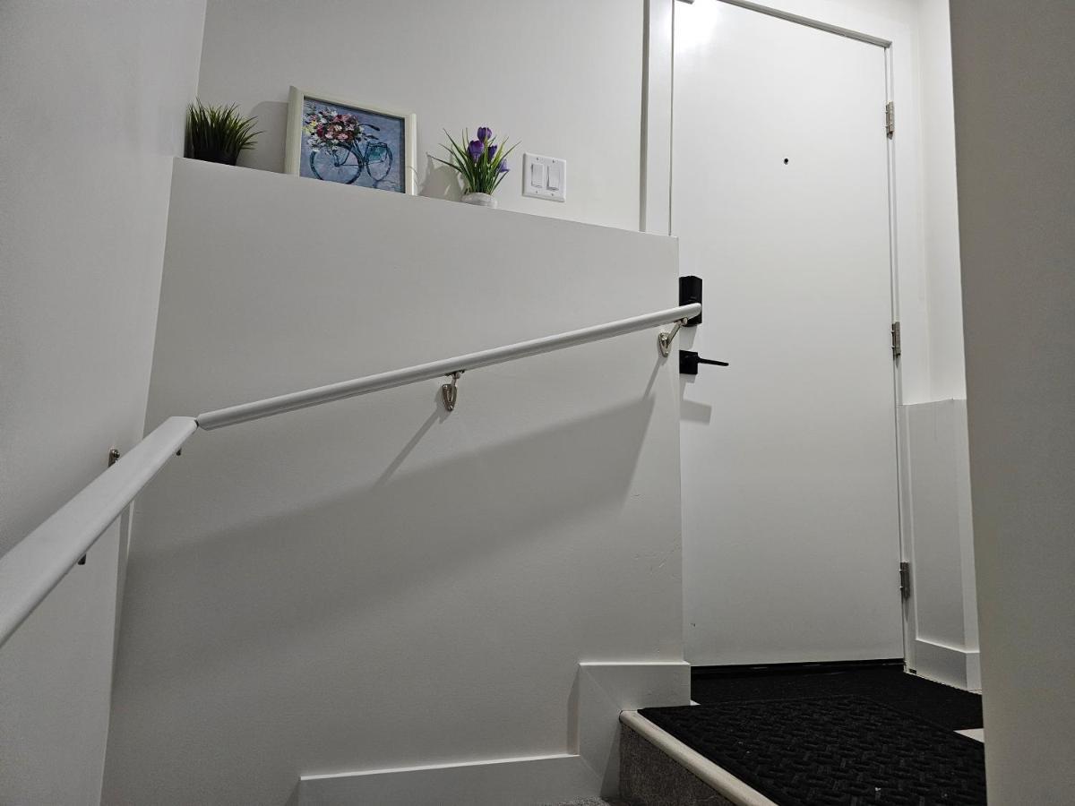 Holiday home New Built House, In Style Guest Suite, 2bedroom, 2bed, 2bath Edmonton