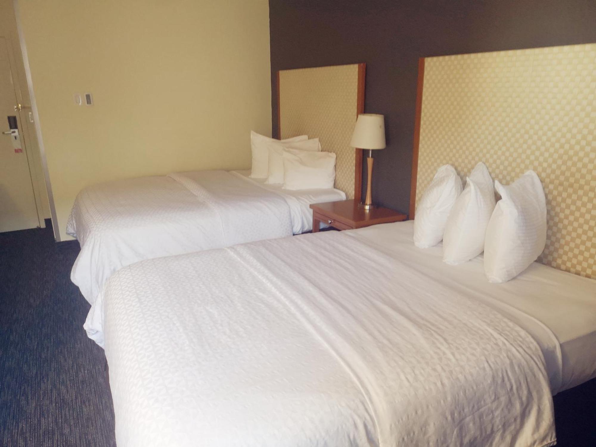 Travelodge By Wyndham West 2* Edmonton