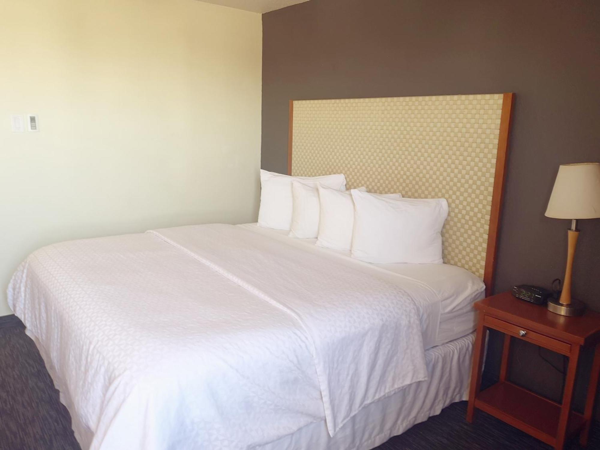 Travelodge By Wyndham West 2*
