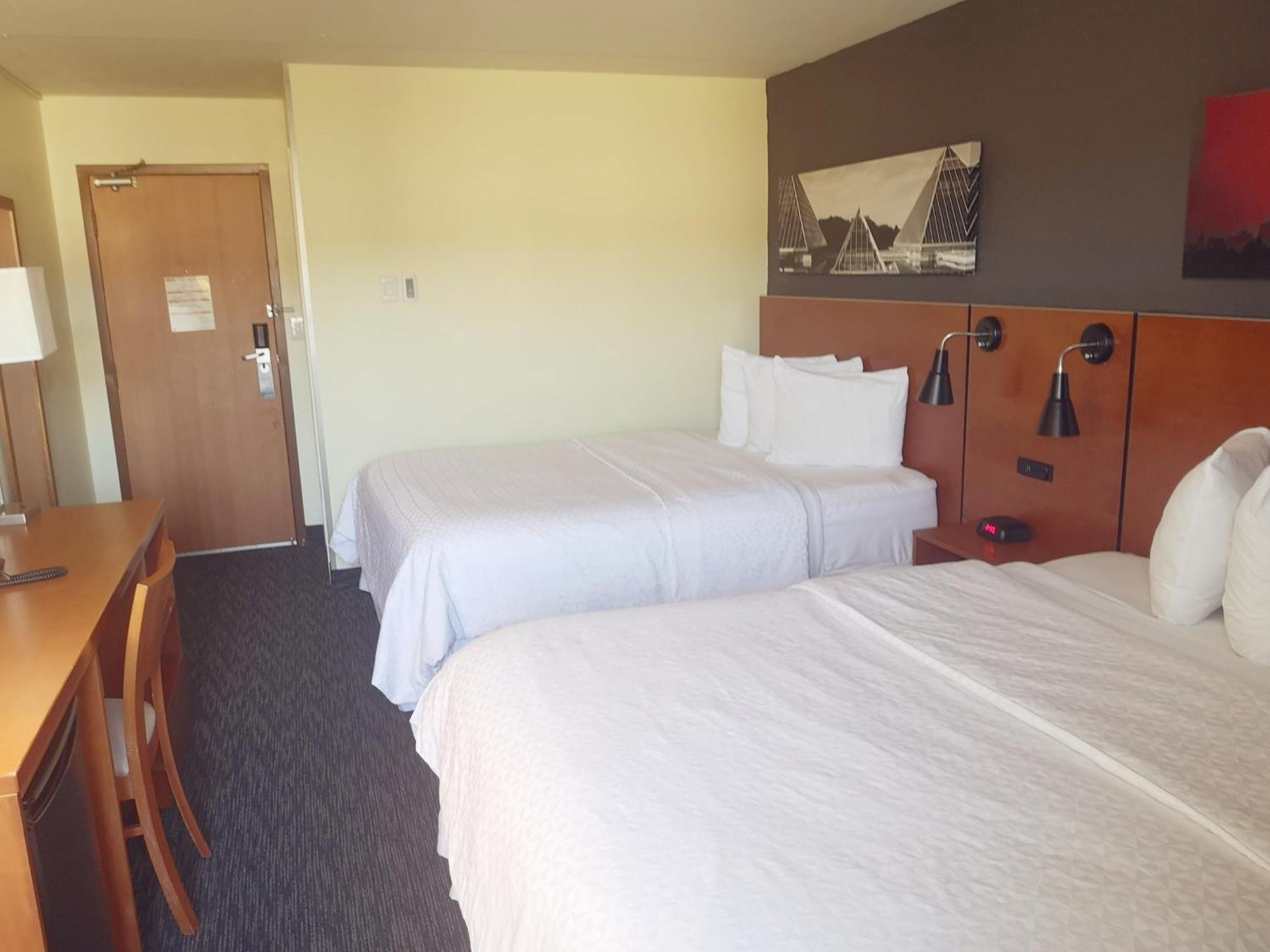 Travelodge By Wyndham West Hotel 2*