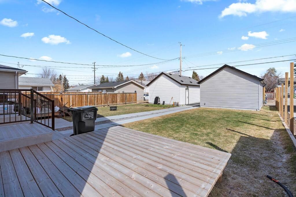Modern Luxury - King Bed•arcade•wem•a/c Edmonton