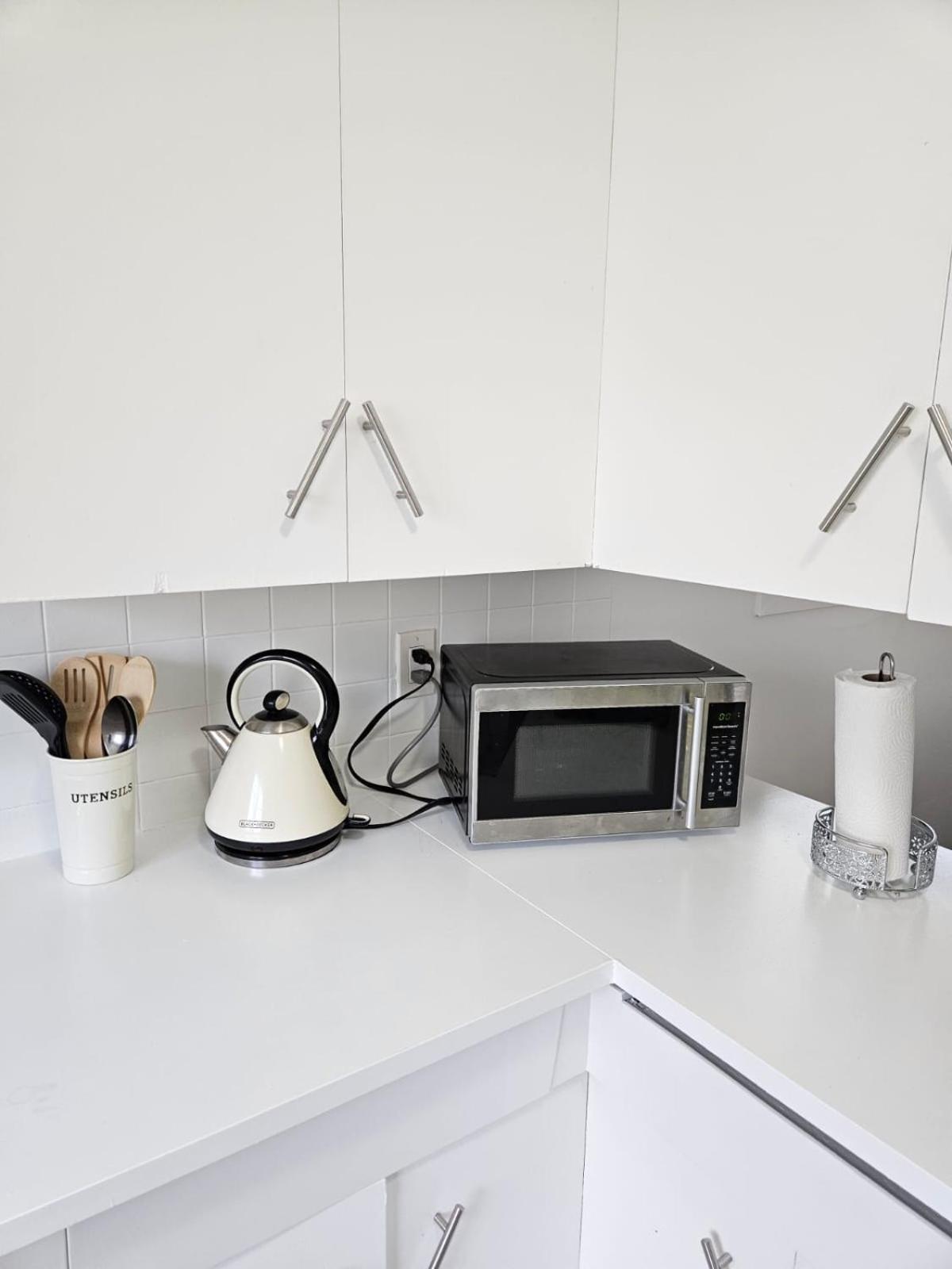 Pearl - 9 Mins From Roger's Place & 20 Mins From West Mall * Edmonton