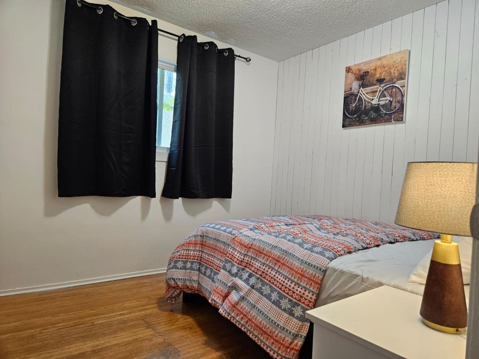 Apartment Pearl - 9 Mins From Roger's Place & 20 Mins From West Mall *