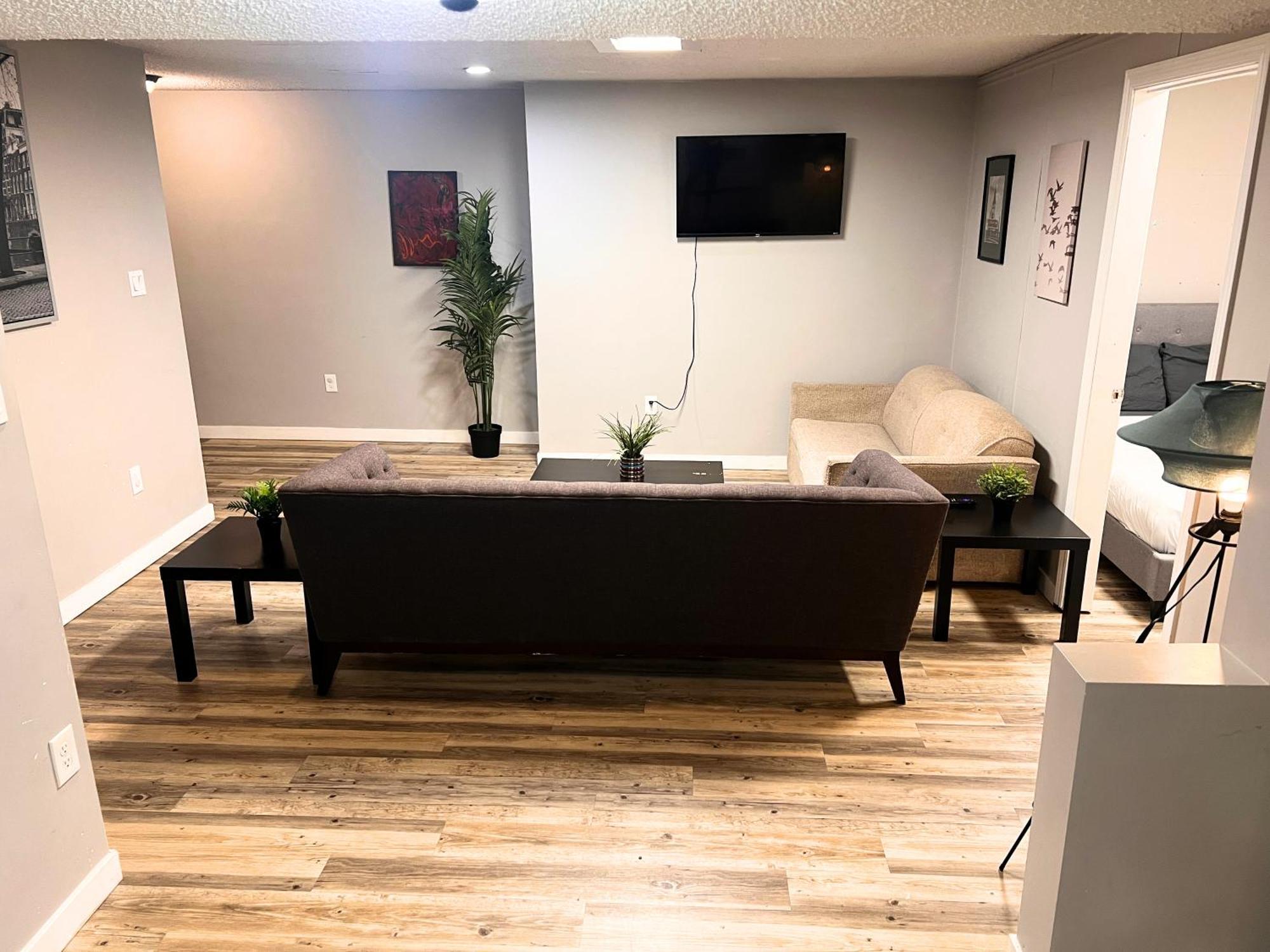 Vacation Near West Mall Edmonton
