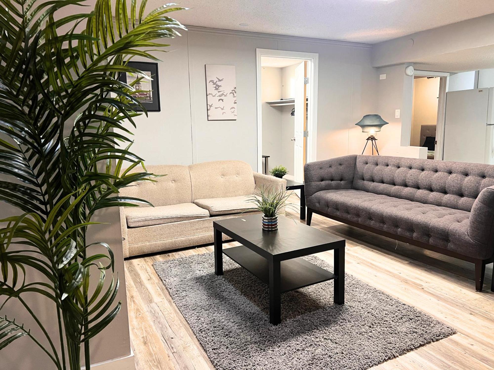 Vacation Near West Mall Edmonton