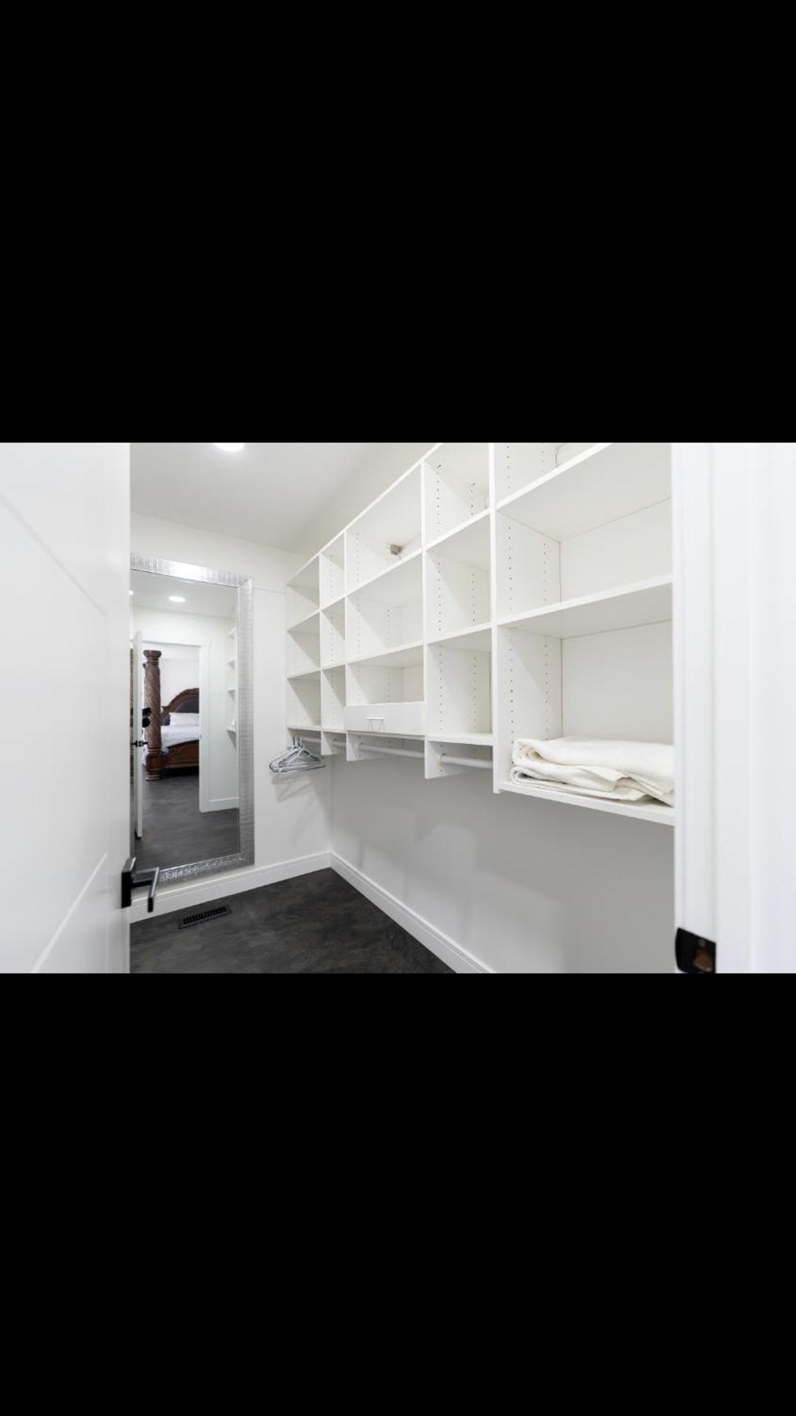 Modern And Luxury 3500 Sq Feet House Jetted Tub Over 10000 Sq Feet Lot *