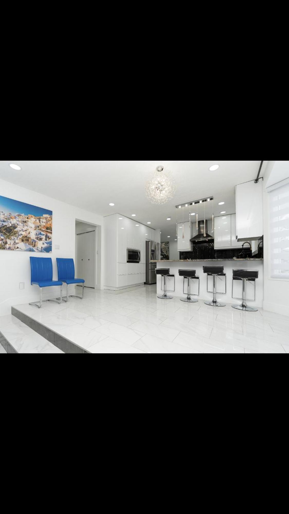 Modern And Luxury 3500 Sq Feet House Jetted Tub Over 10000 Sq Feet Lot Villa