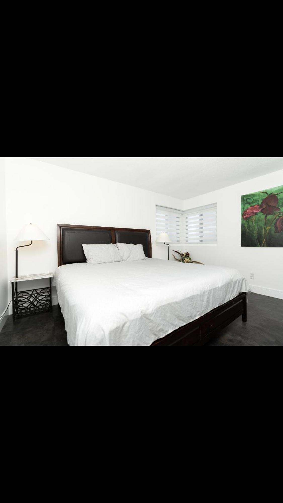 Villa Modern And Luxury 3500 Sq Feet House Jetted Tub Over 10000 Sq Feet Lot