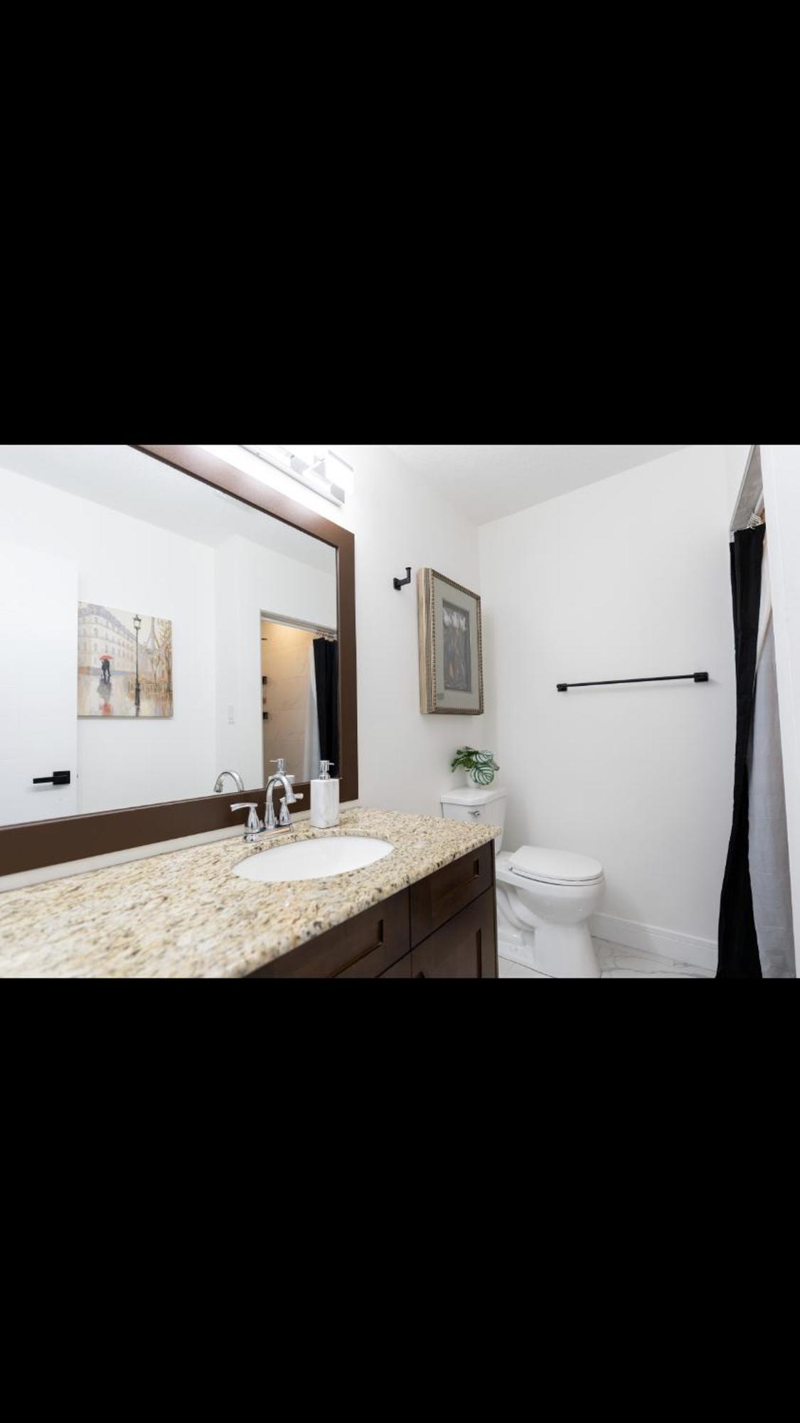 Modern And Luxury 3500 Sq Feet House Jetted Tub Over 10000 Sq Feet Lot Villa Edmonton