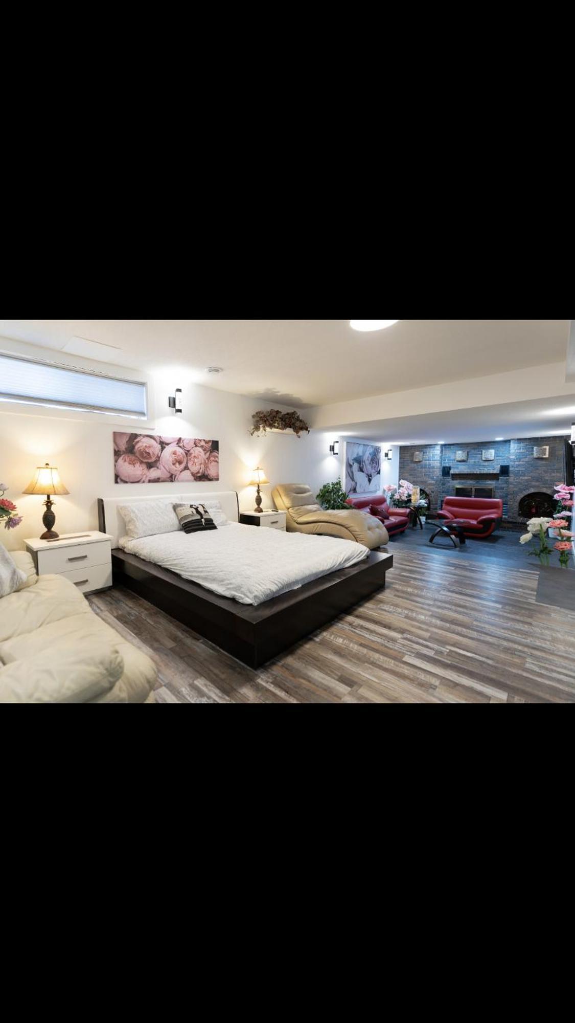 Modern And Luxury 3500 Sq Feet House Jetted Tub Over 10000 Sq Feet Lot *