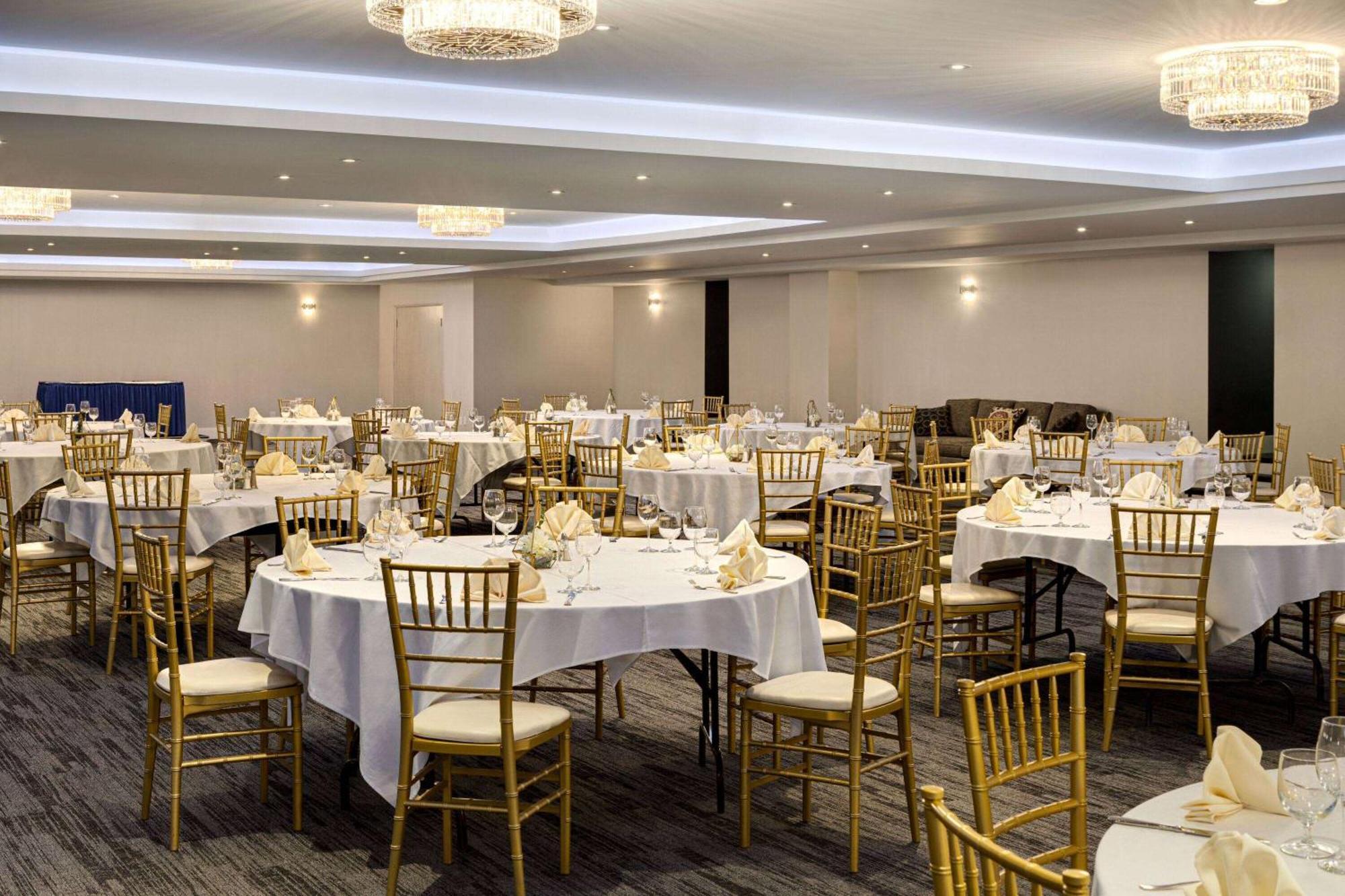 Wyndham And Conference Centre Hotel