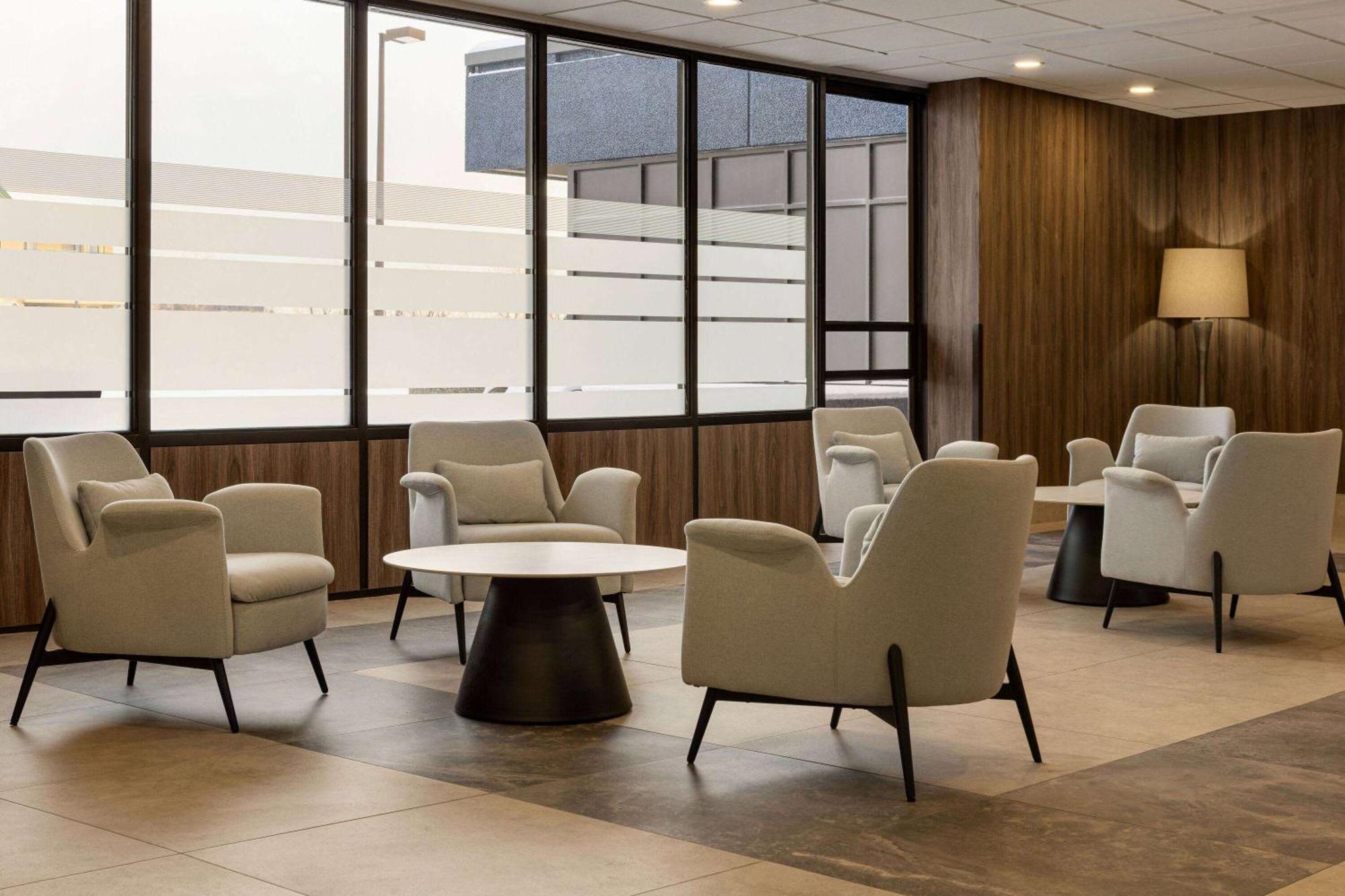 Hotel Wyndham And Conference Centre 4*