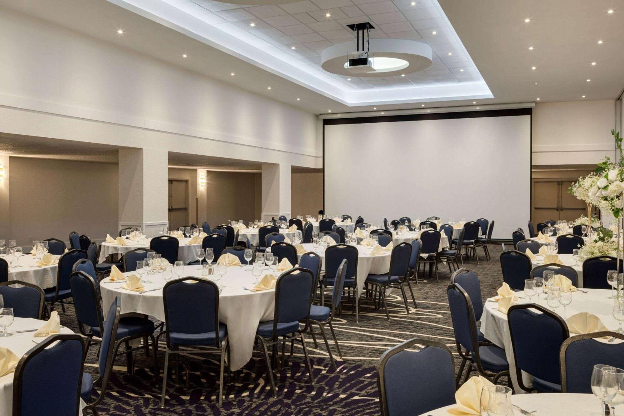 Wyndham And Conference Centre 4* Edmonton