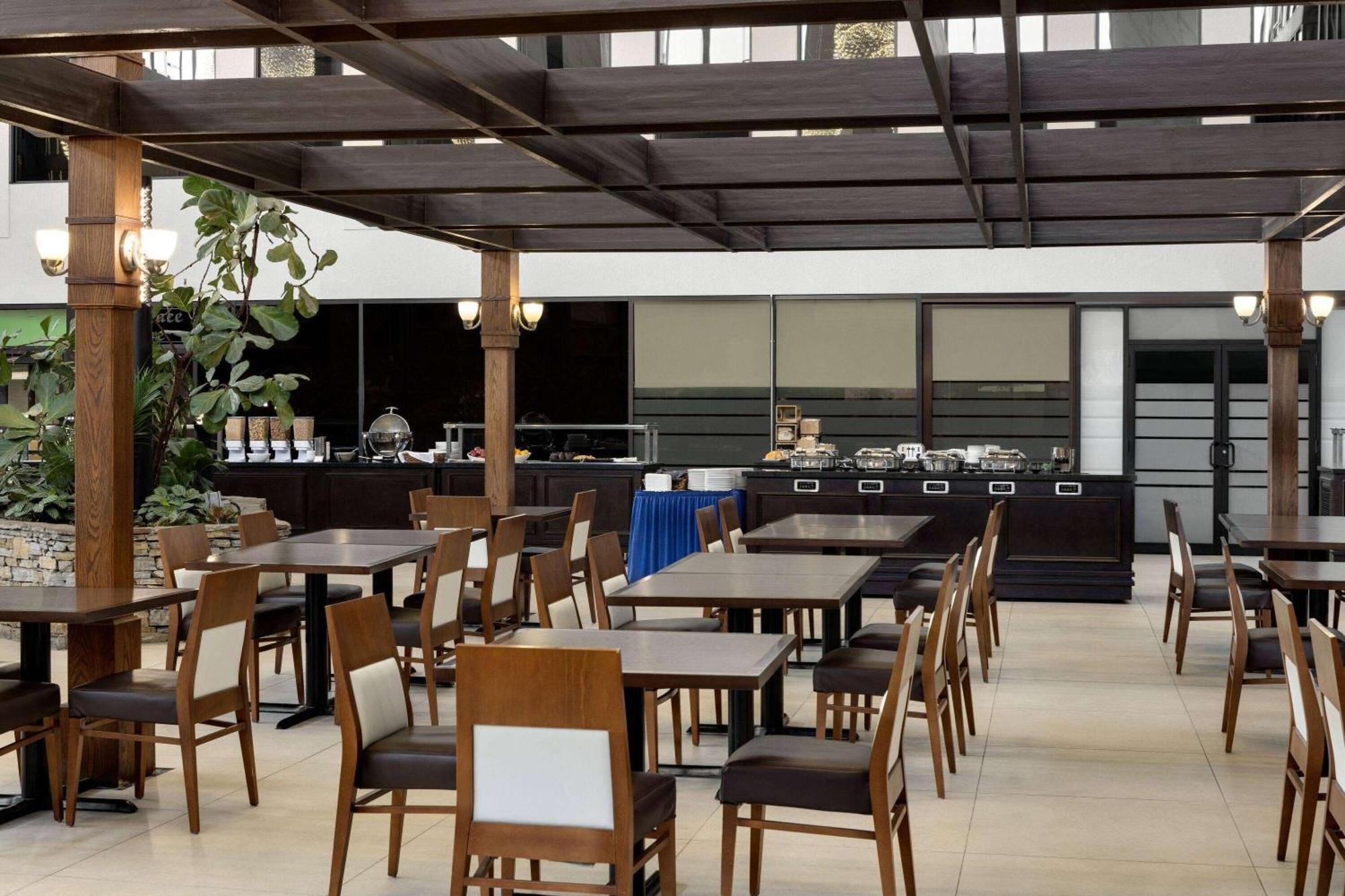 Wyndham And Conference Centre Hotel