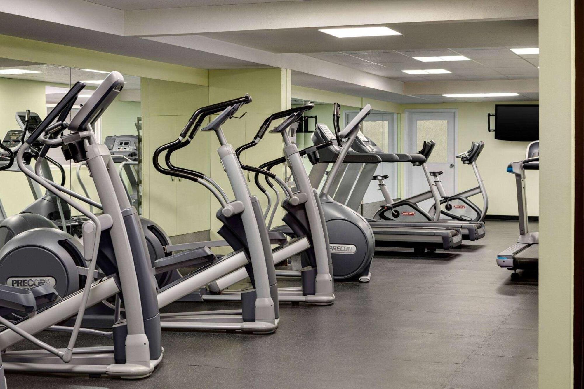 Hotel Wyndham And Conference Centre 4*