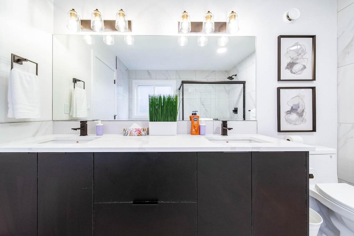 Apartment New-starry Nights Escape-king Bed-kids Secret Rm! Edmonton