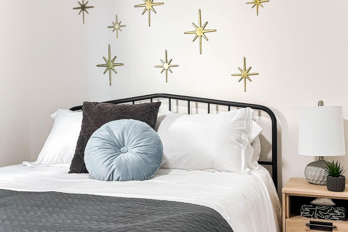 New-starry Nights Escape-king Bed-kids Secret Rm! Apartment Edmonton