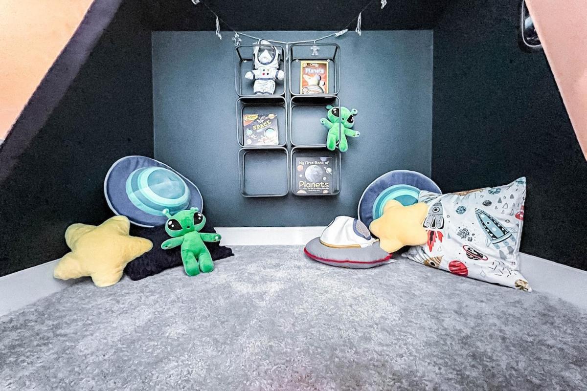 New-starry Nights Escape-king Bed-kids Secret Rm! Apartment