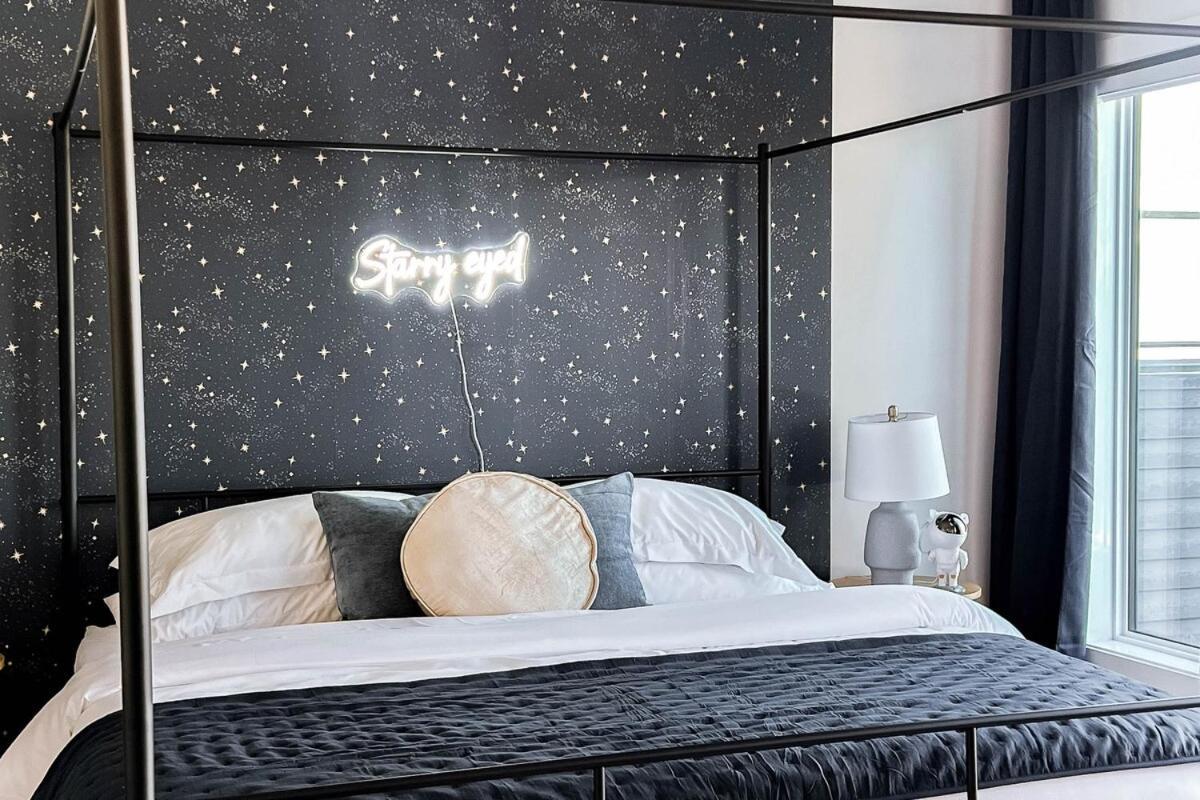 New-starry Nights Escape-king Bed-kids Secret Rm! * Edmonton