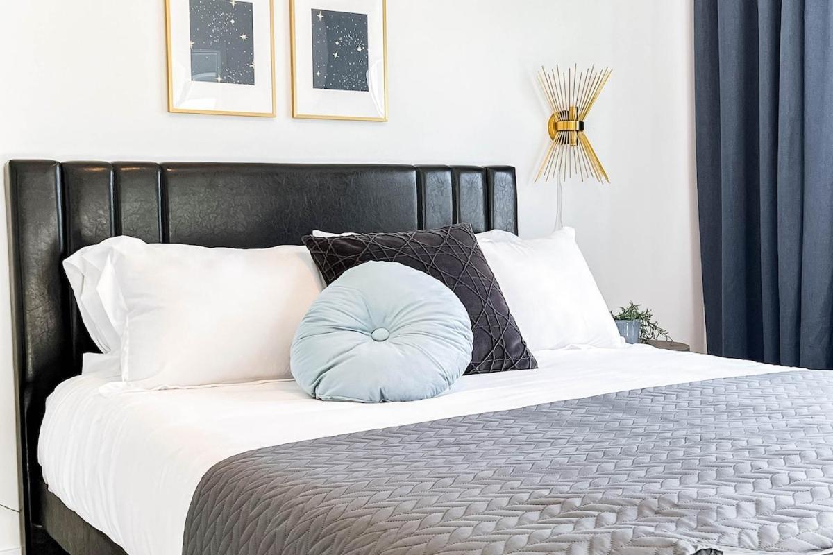 New-starry Nights Escape-king Bed-kids Secret Rm! * Edmonton