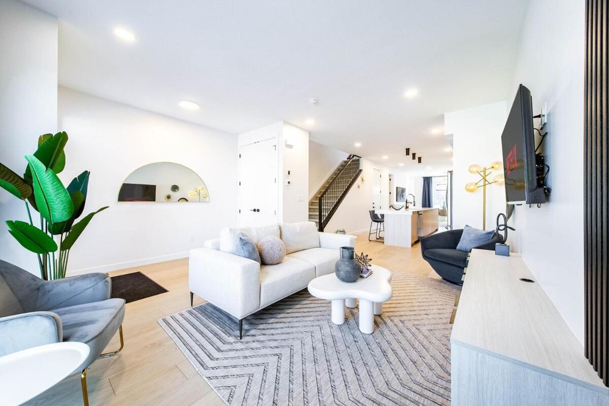 New-starry Nights Escape-king Bed-kids Secret Rm! Apartment Edmonton