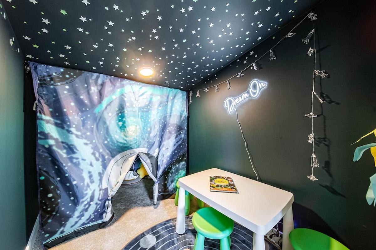 New-starry Nights Escape-king Bed-kids Secret Rm! Apartment