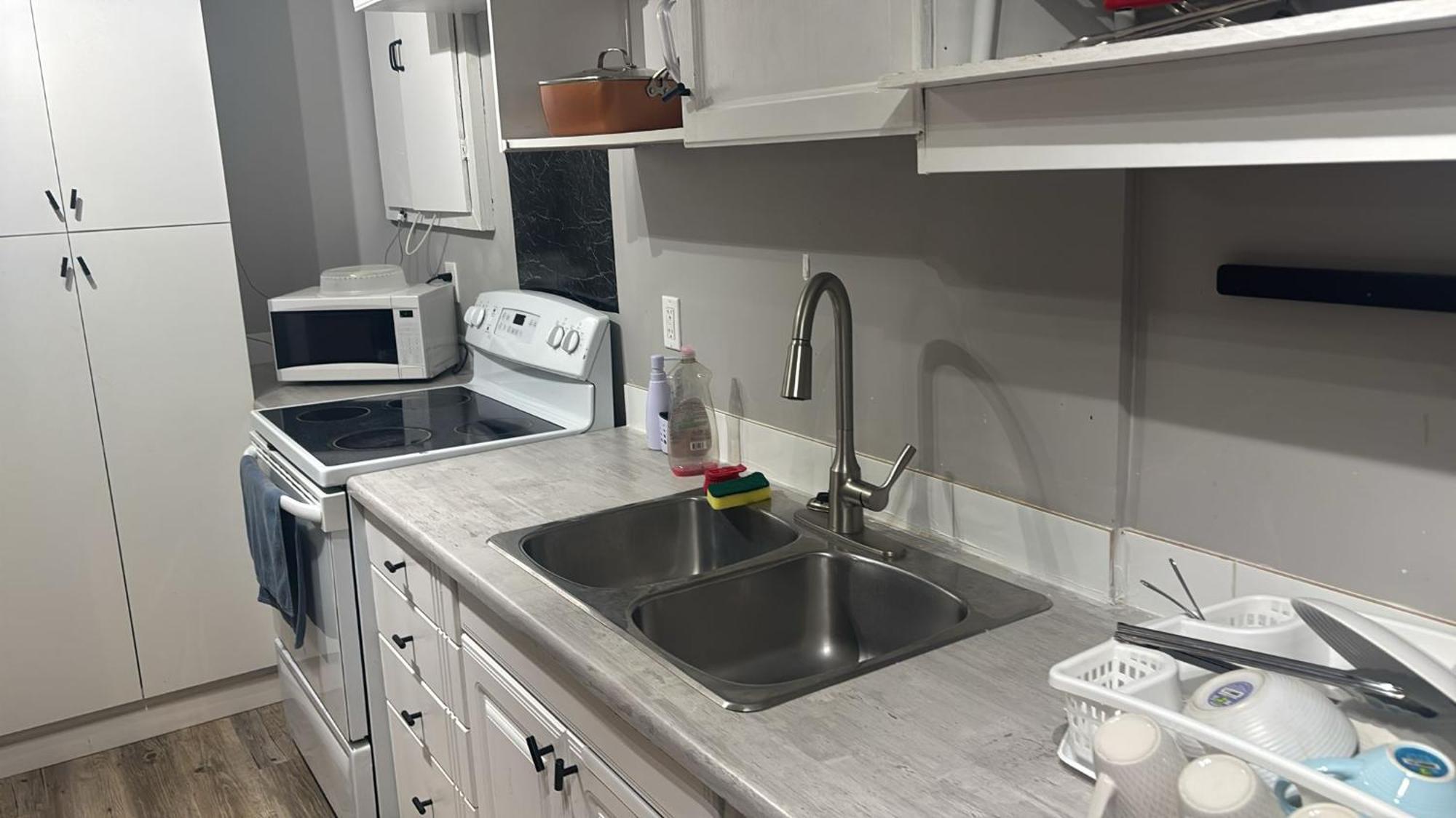 Homestay Vacation Near West Mall