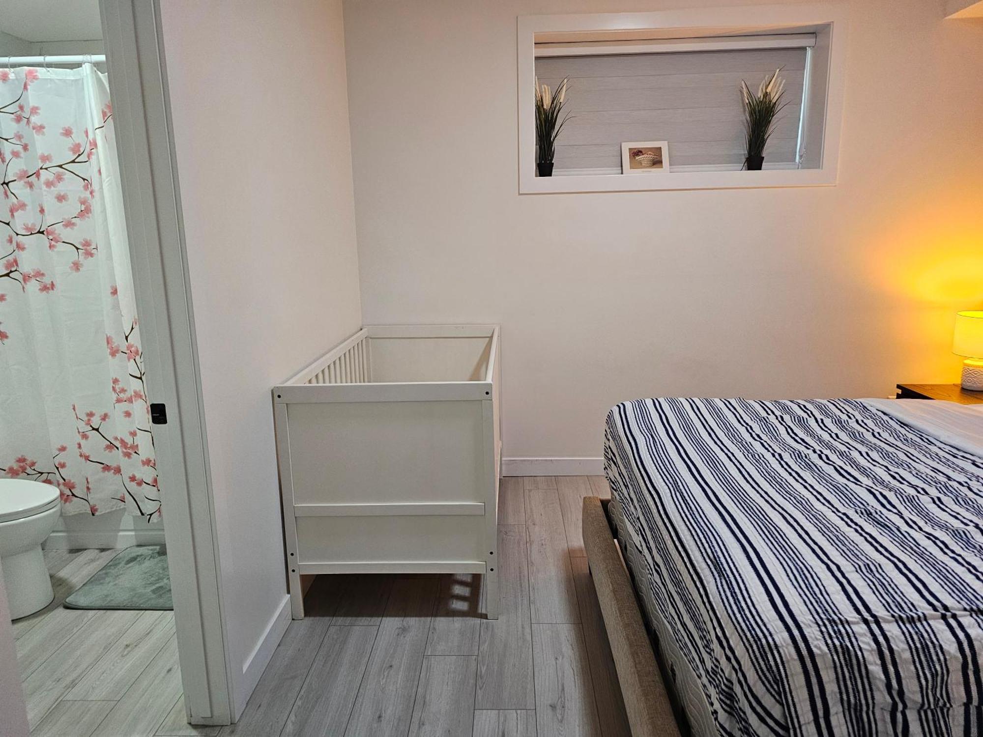 New Built House, In Style Guest Suite, 2bedroom, 2bed, 2bath
