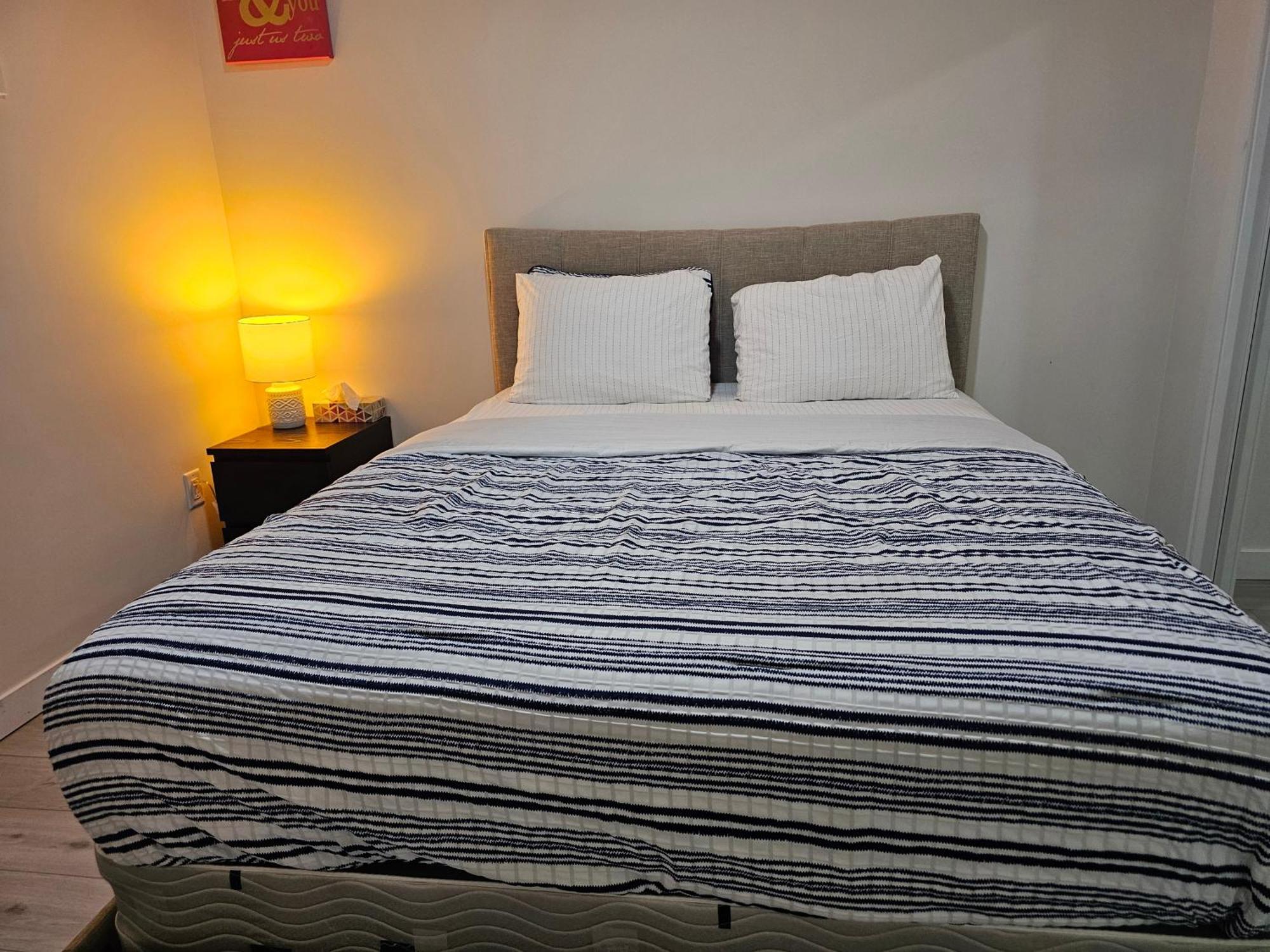New Built House, In Style Guest Suite, 2bedroom, 2bed, 2bath Holiday home