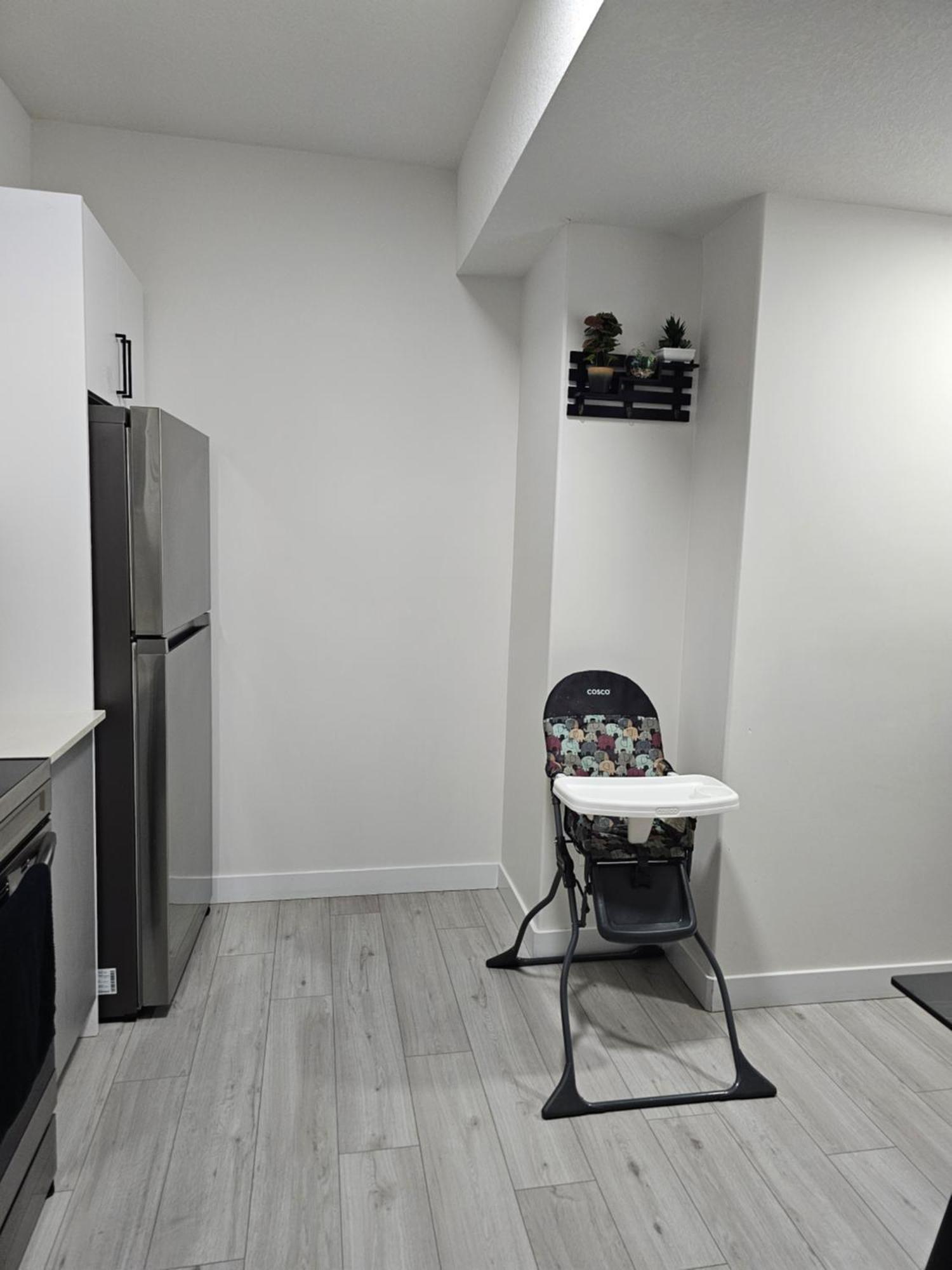 New Built House, In Style Guest Suite, 2bedroom, 2bed, 2bath Holiday home Edmonton