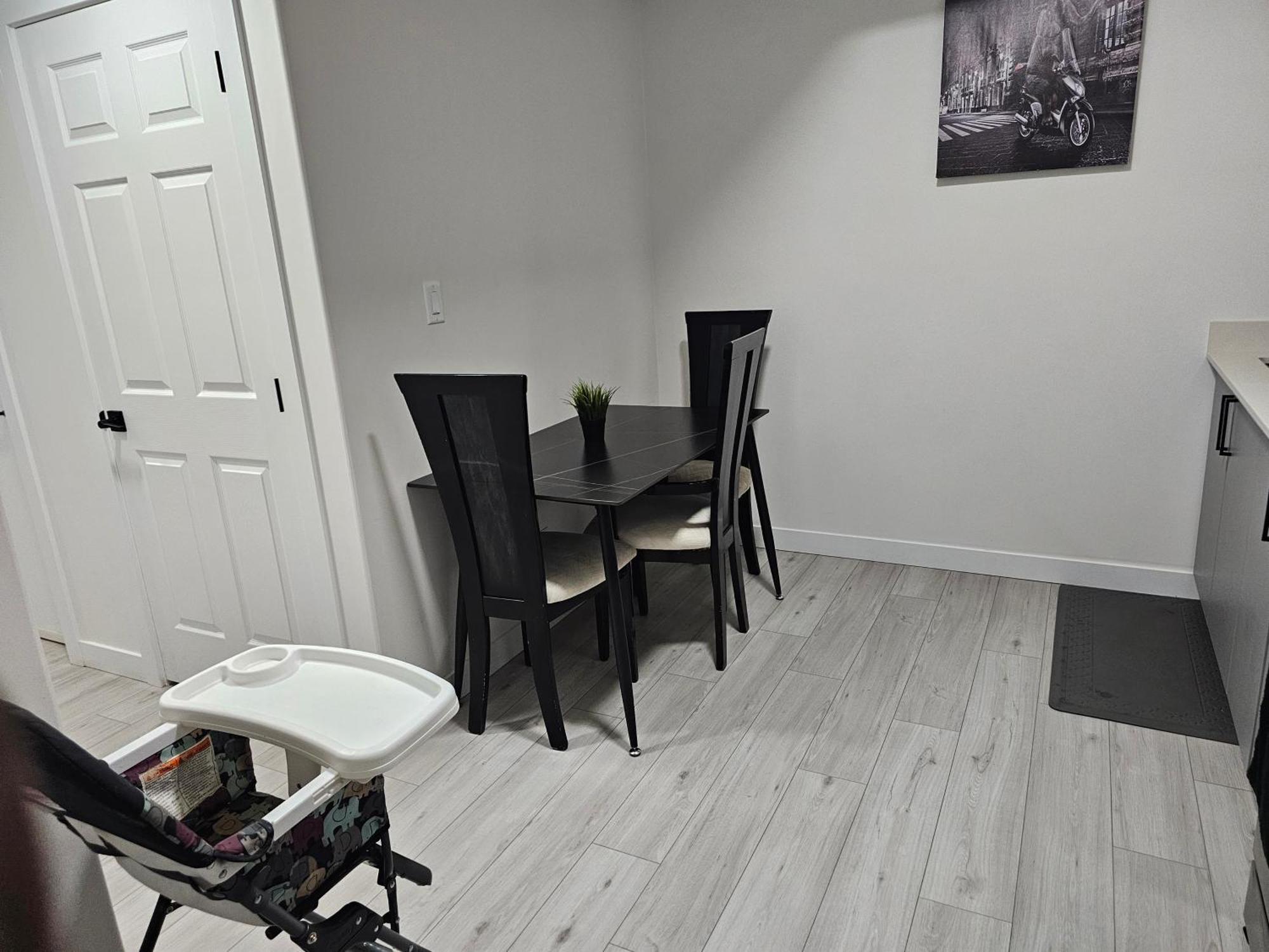 New Built House, In Style Guest Suite, 2bedroom, 2bed, 2bath