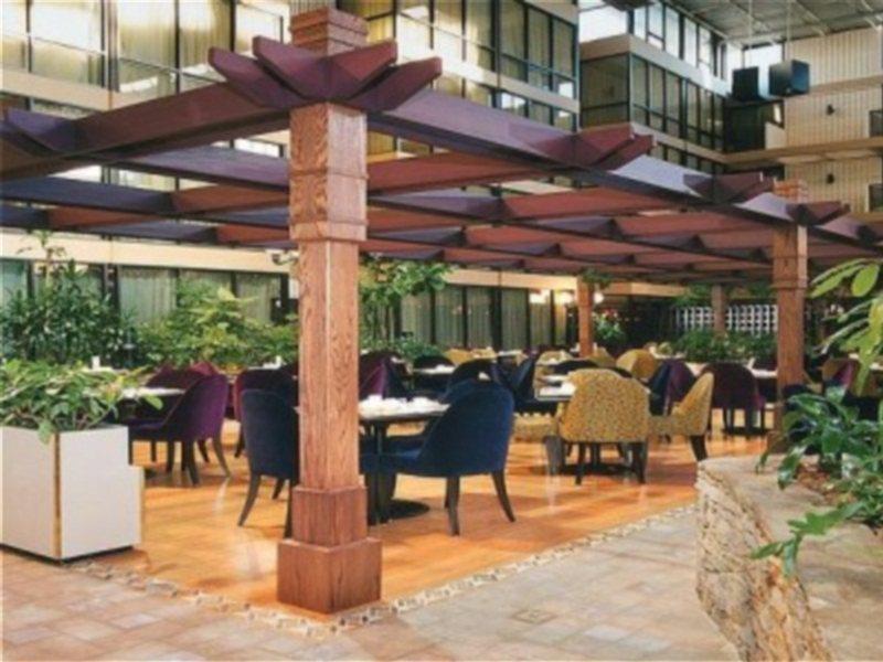 Hotel Wyndham And Conference Centre 4*