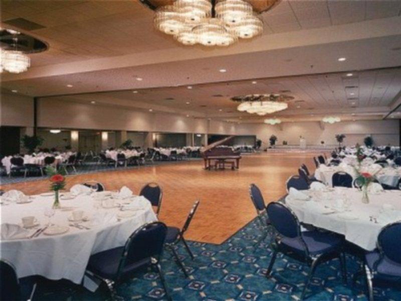 Hotel Wyndham And Conference Centre
